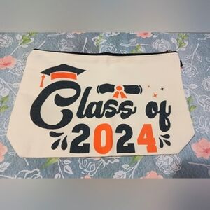 NWT👍 Wristlet/Makeup bag Class of 2024 👩‍🎓